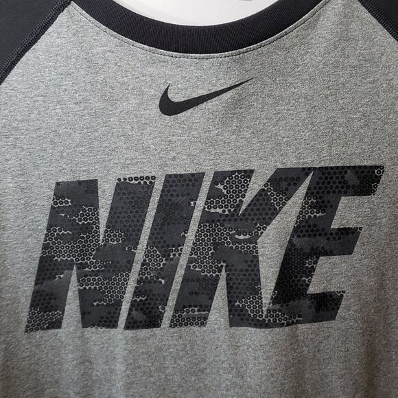 The Nike Tee Athletic Cut Dri-Fit Size L  NEVER WORN - Picture 4 of 9